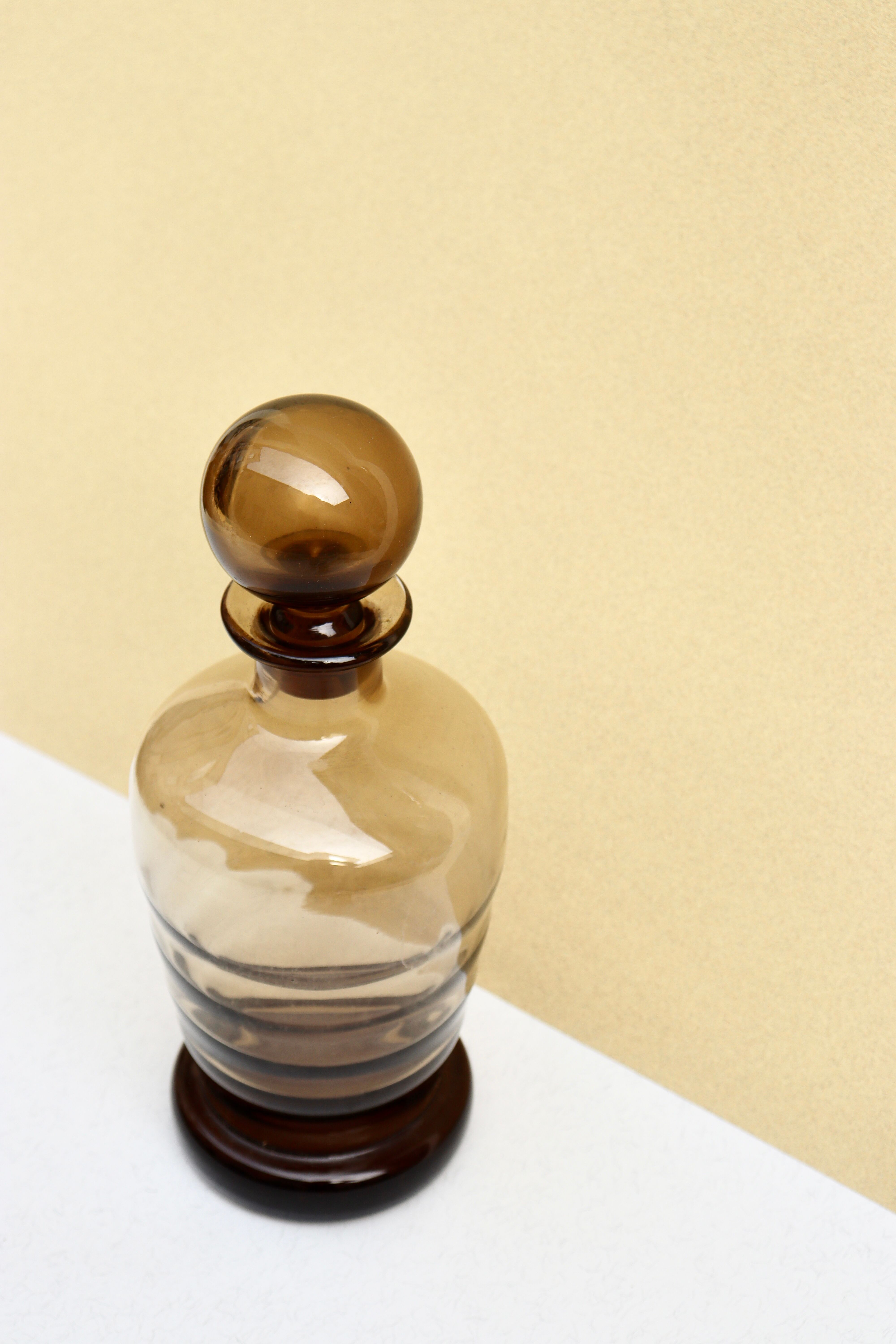 Carafe en verre fumé
