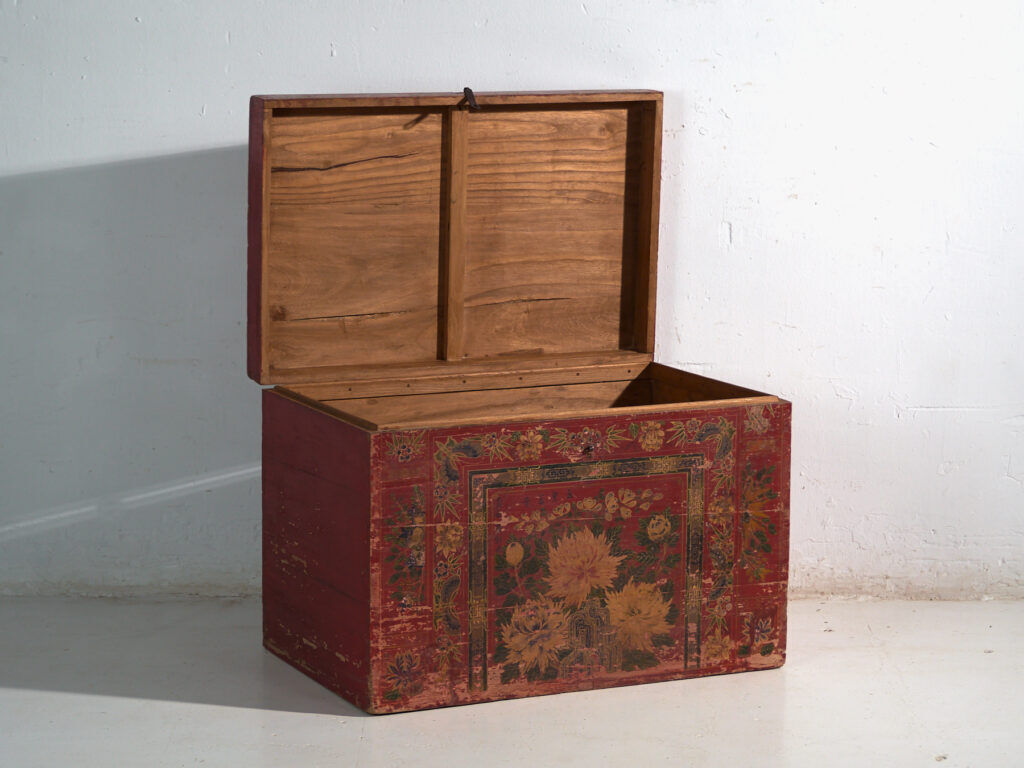 Antique chest painted vermilion red in pine wood – China, circa 1900