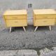 Paire de chevets vintage bois clair pieds compas