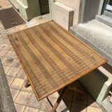 Folding table