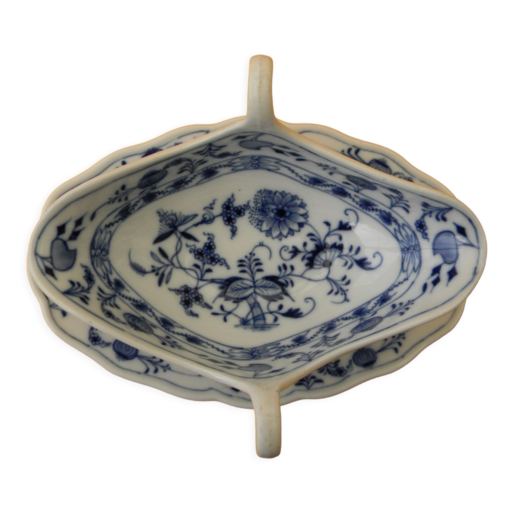 Porcelain saucière germany meissen germany.