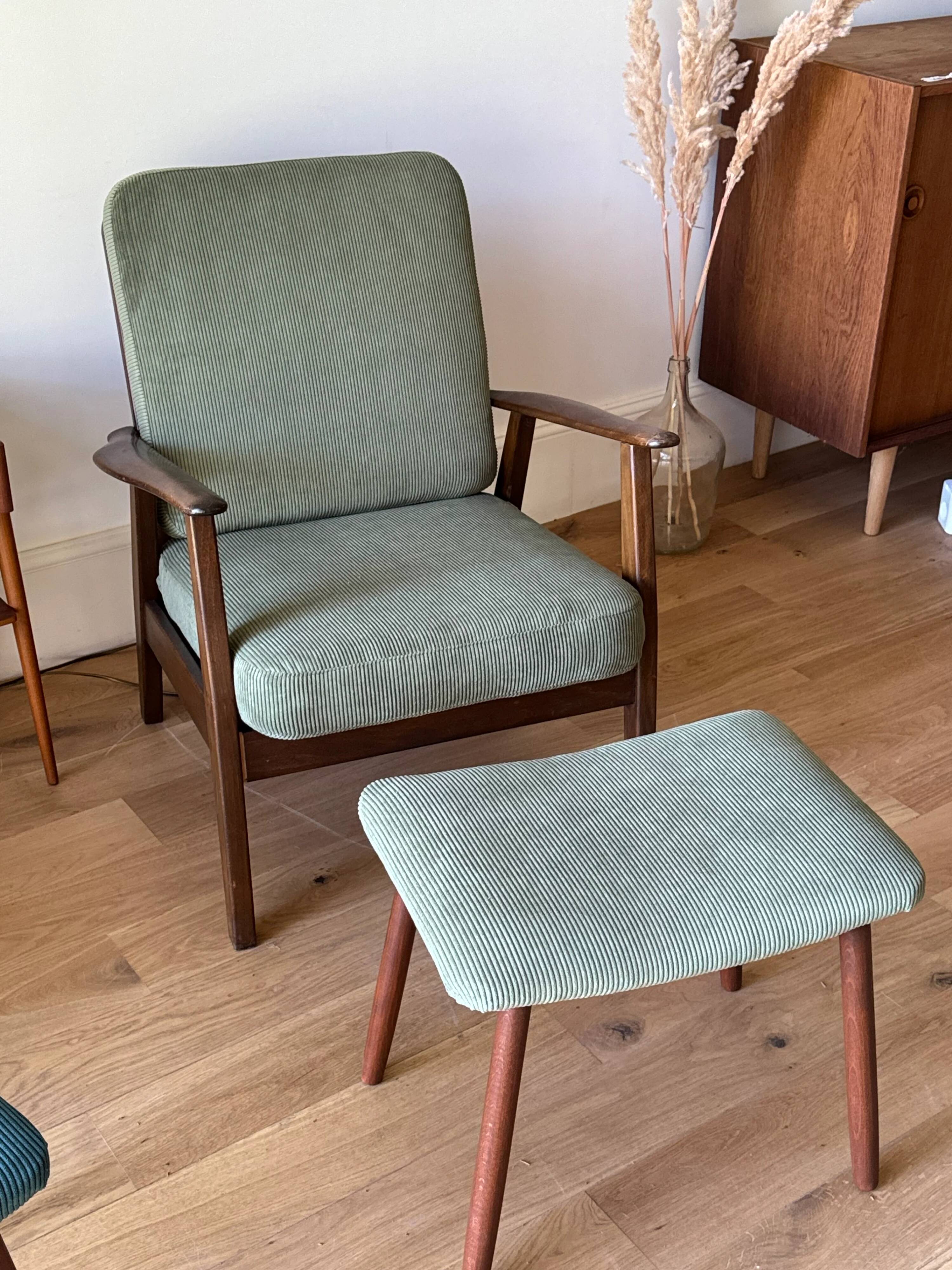 Vintage Scandinavian armchair in teak and green ribbed velvet – "Alrik"