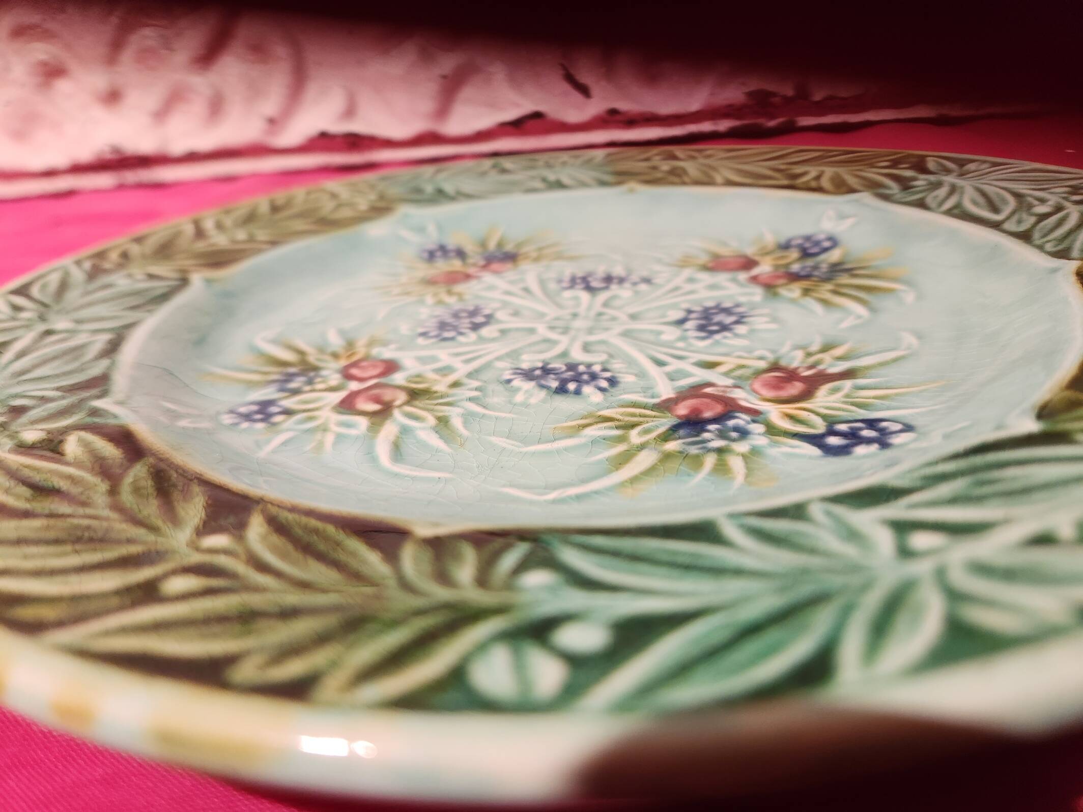 5 old Salins barbotine dessert plates