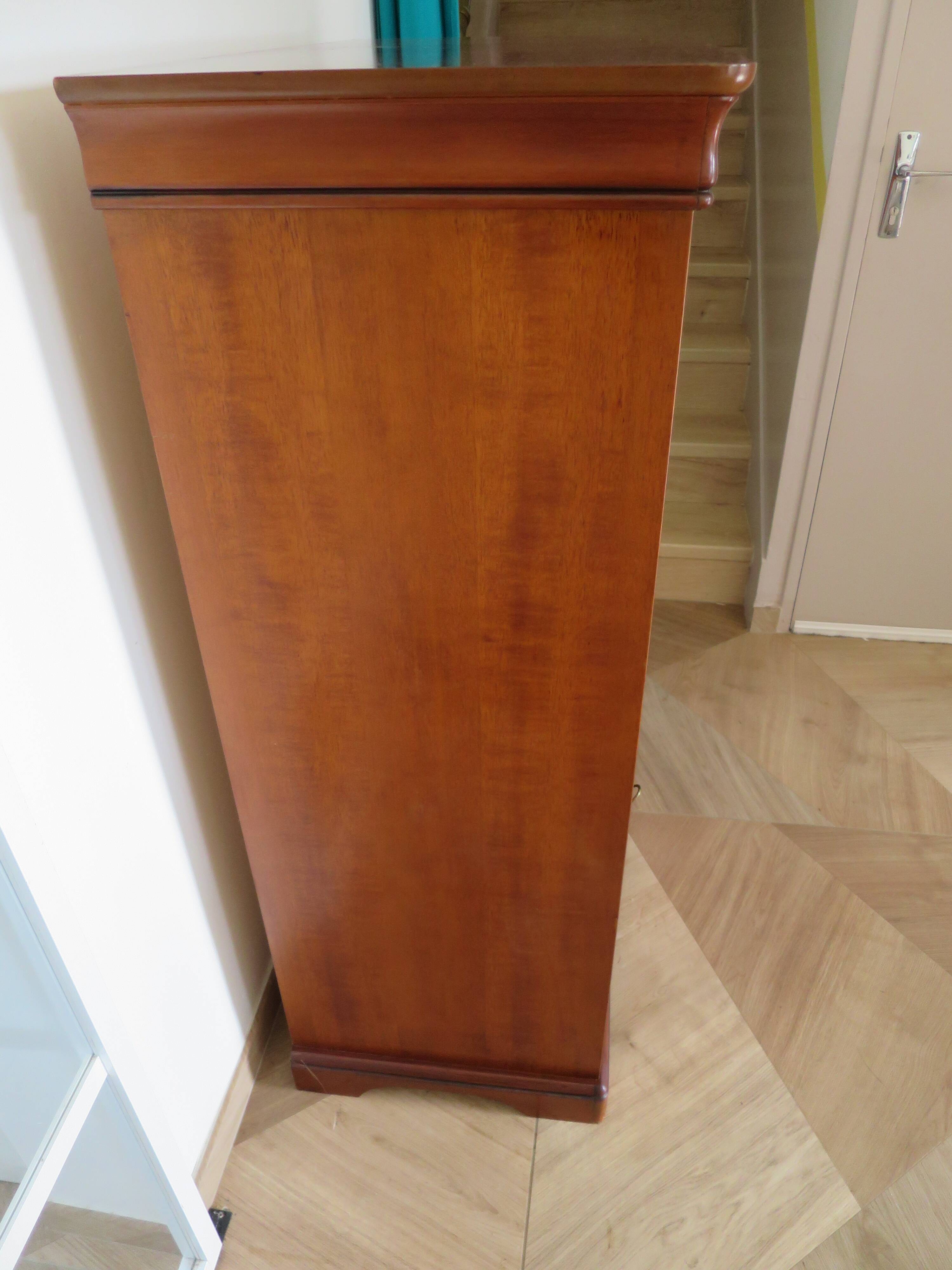 Louis Philippe style chest of drawers in cherry wood