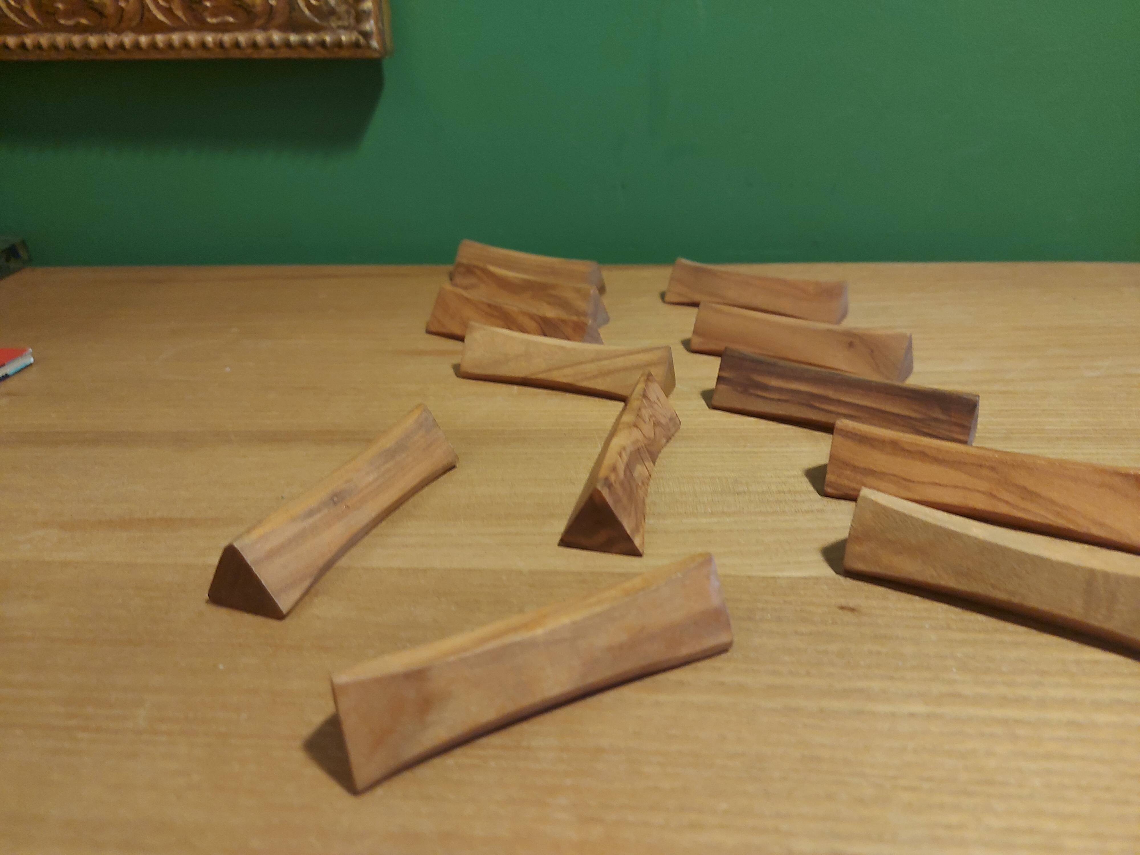 12 wooden knife doors