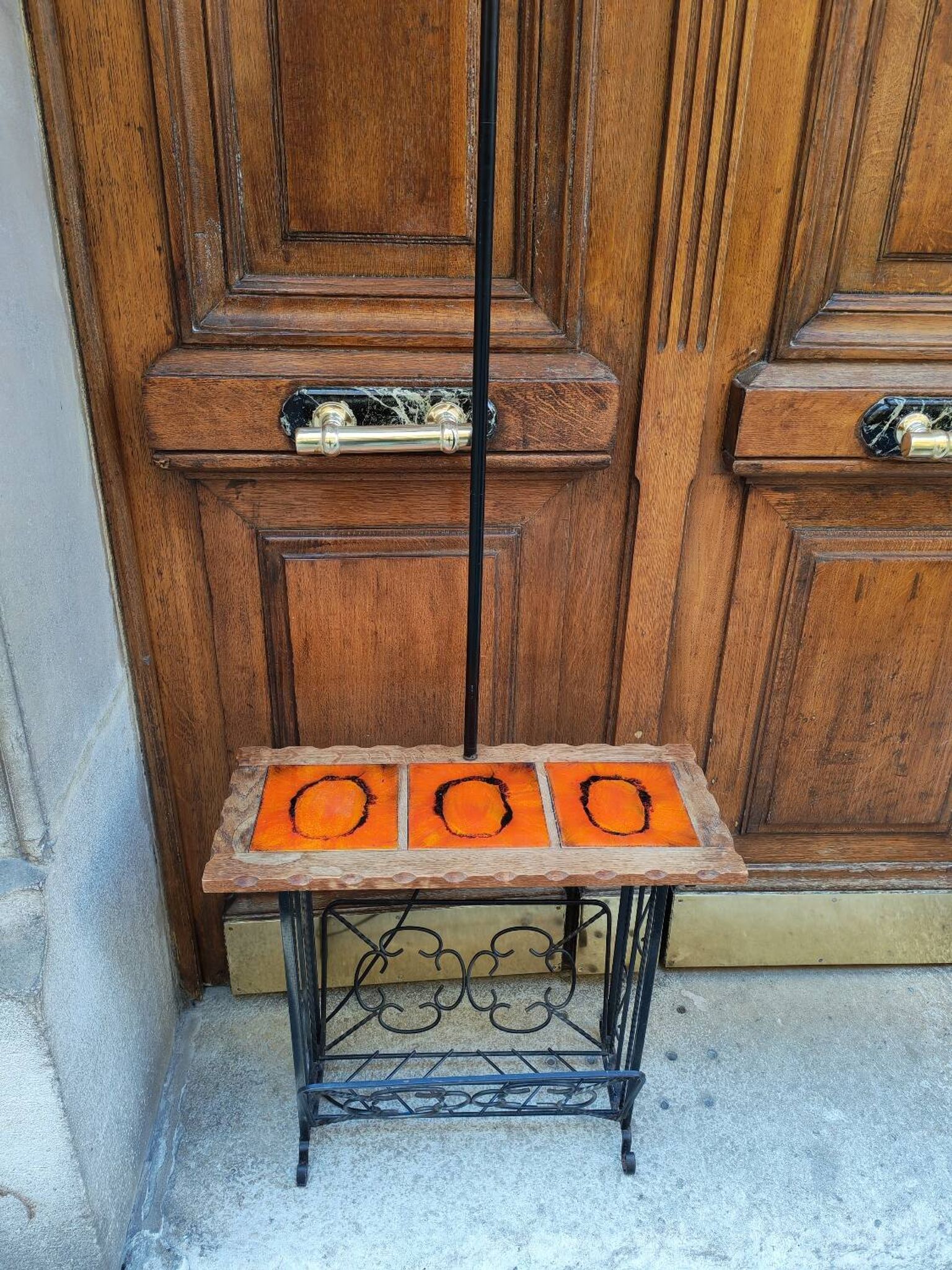 Lampadaire -table-porte revue en fer forgé