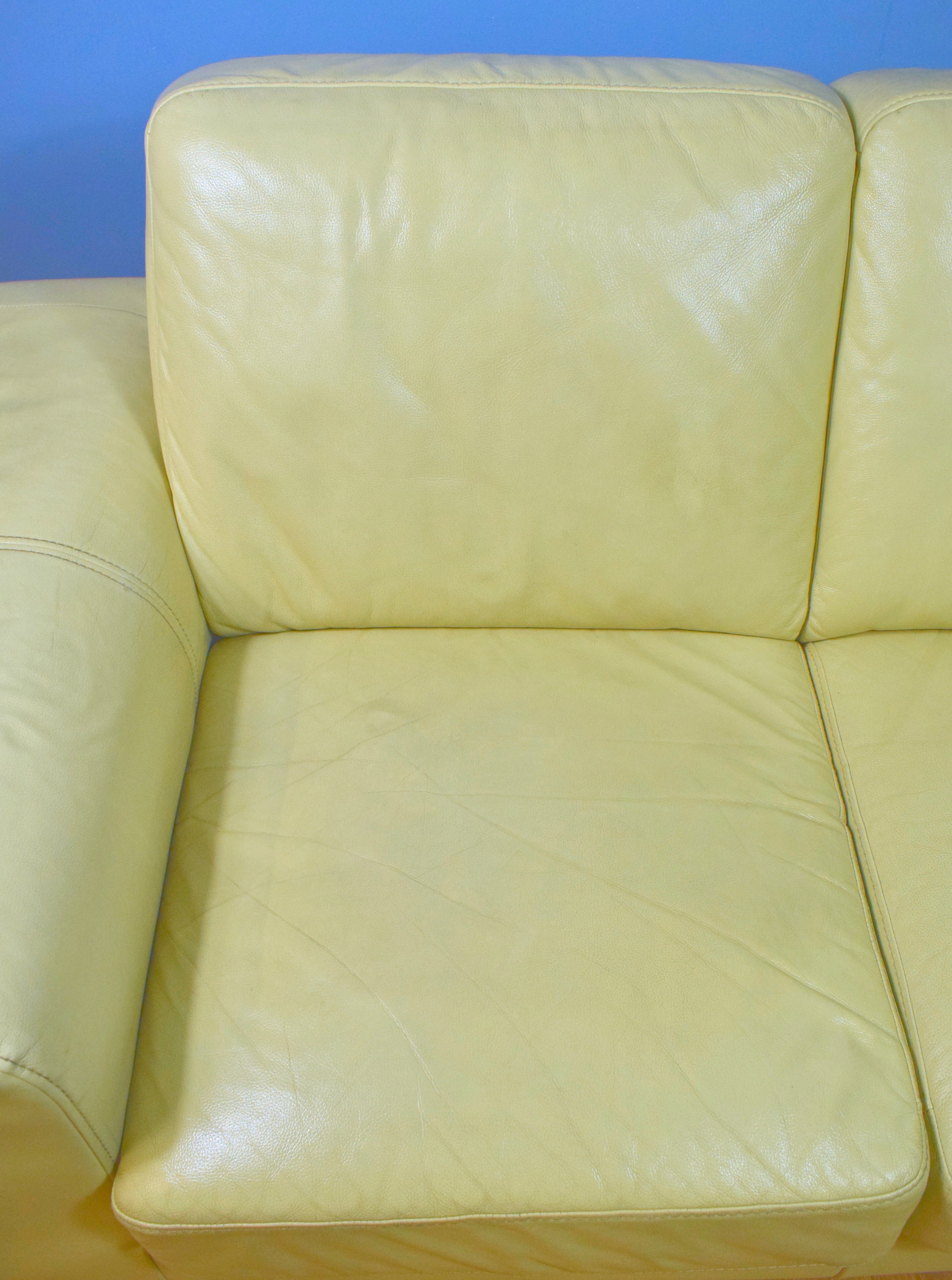 Mid Century Retro Italian Cream Leather 2 Seat Sofa Settee Couch by Moroso 1980s