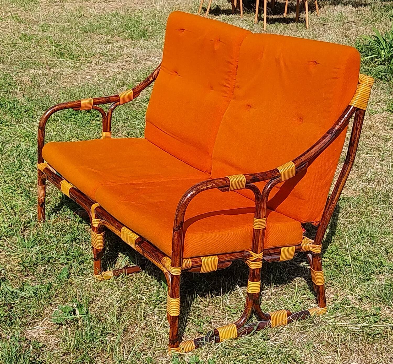 2-seater bamboo bench