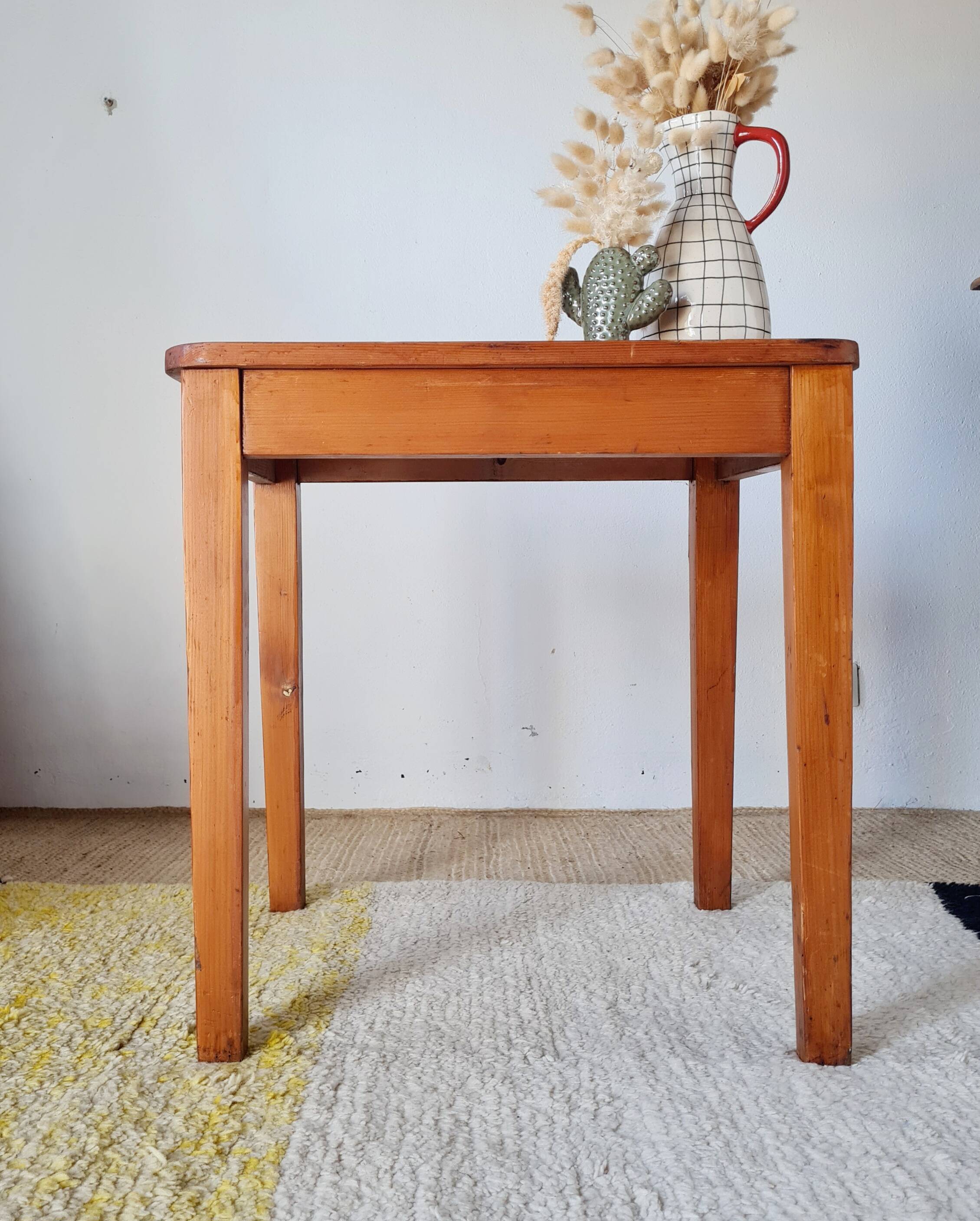 Petite table ou bout de canapé en bois