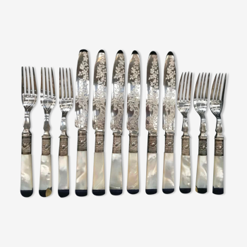 EPNS fruit cutlery in silver metal engraved in its case