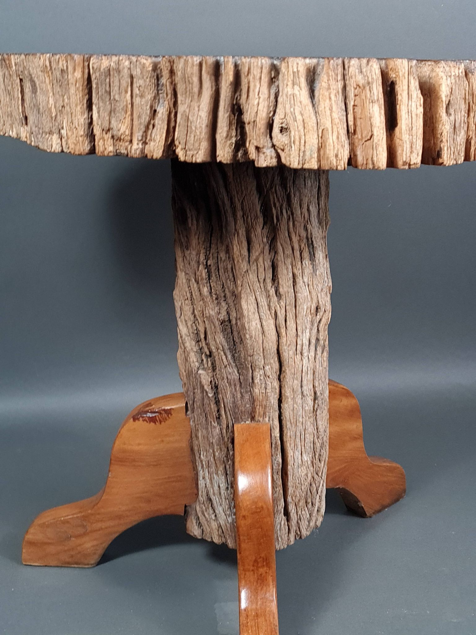 Tabouret ou bout de canapé brutaliste en teck 13 kg, 2 disponibles D344 /1/