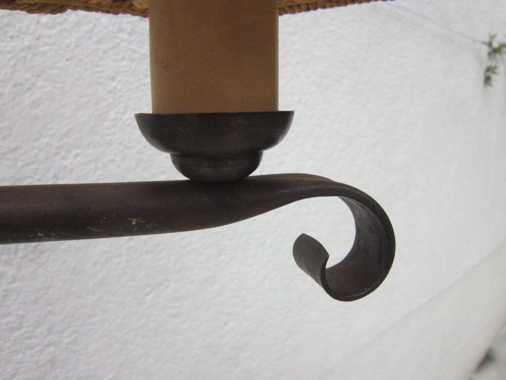 Tripode gallows lamp