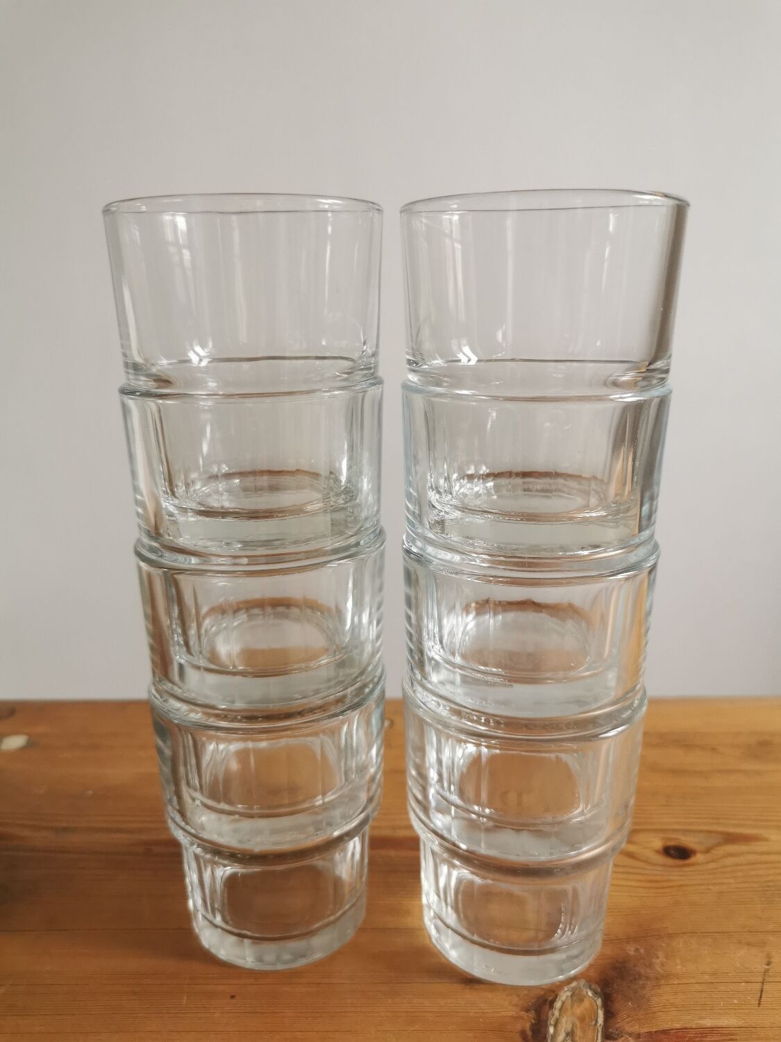 Service of 8 stackable glasses