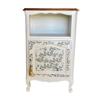 Sideboard with niche