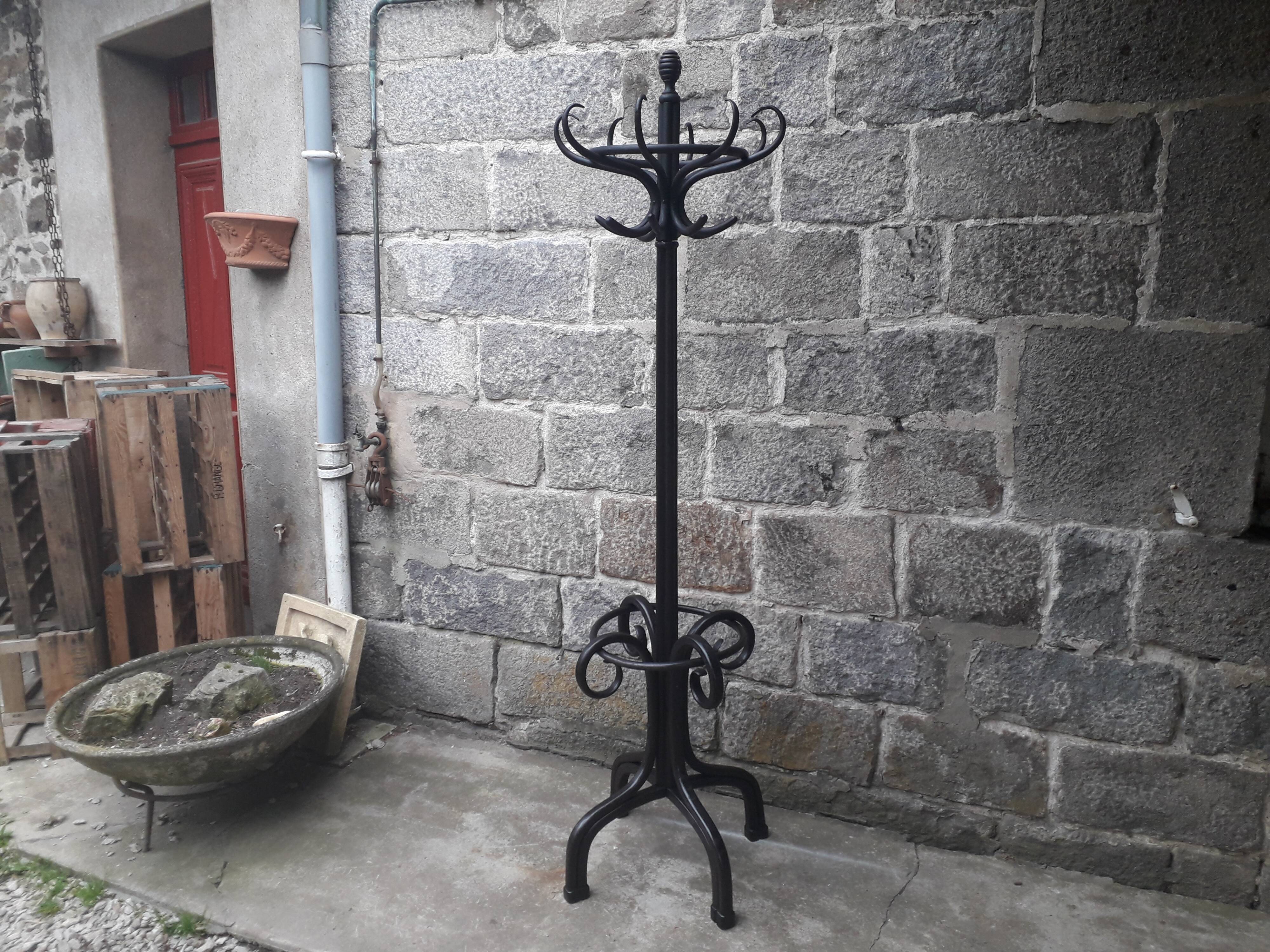 Parrot coat rack