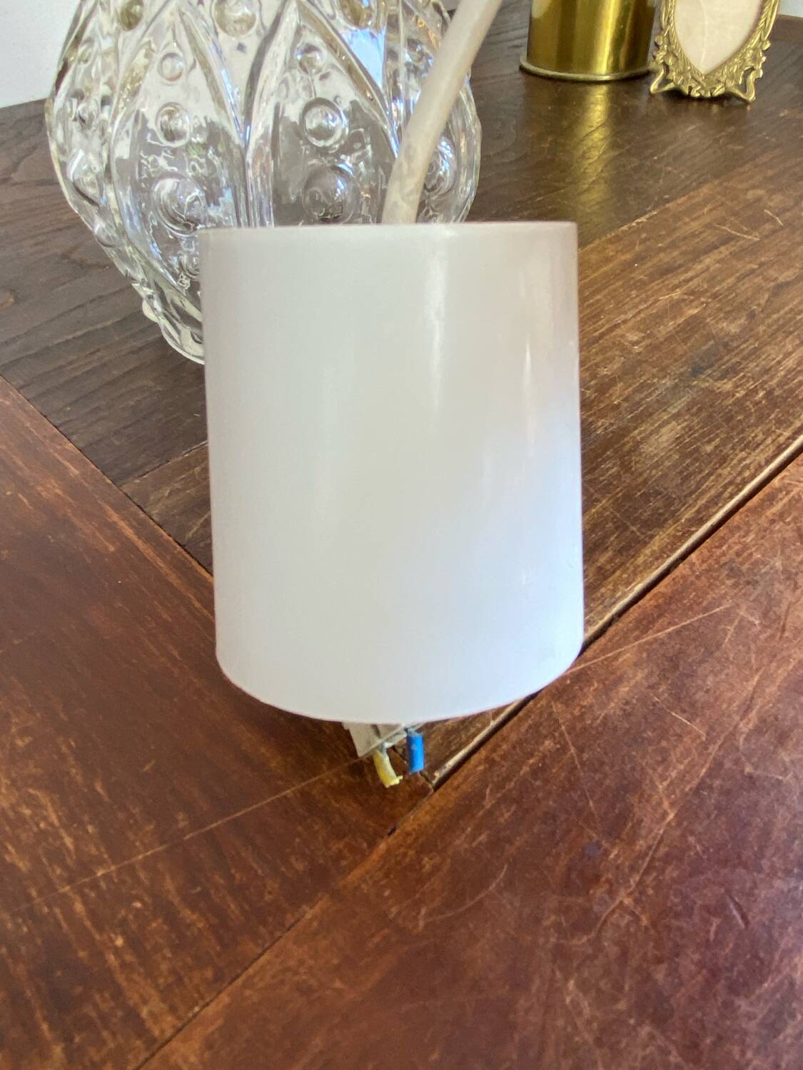 Retro pendant light, moulded glass suspension