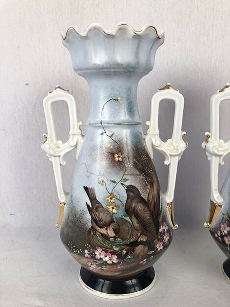 Pair of paris porcelain vases with bird decorations