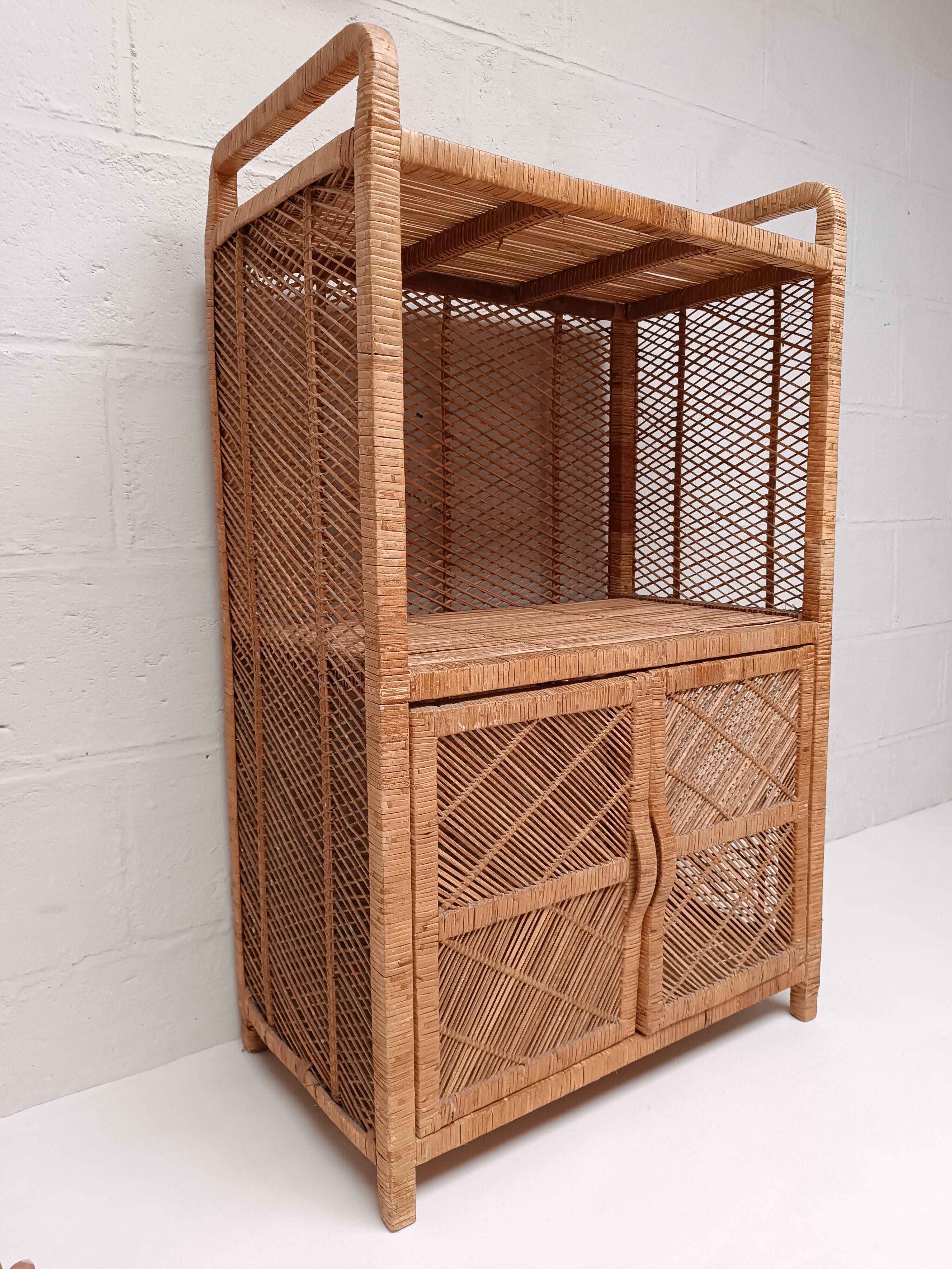 Buffet rattan bookcase shelf