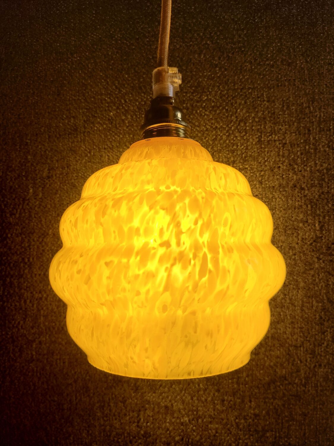 Baladeuse en verre de Clichy jaune