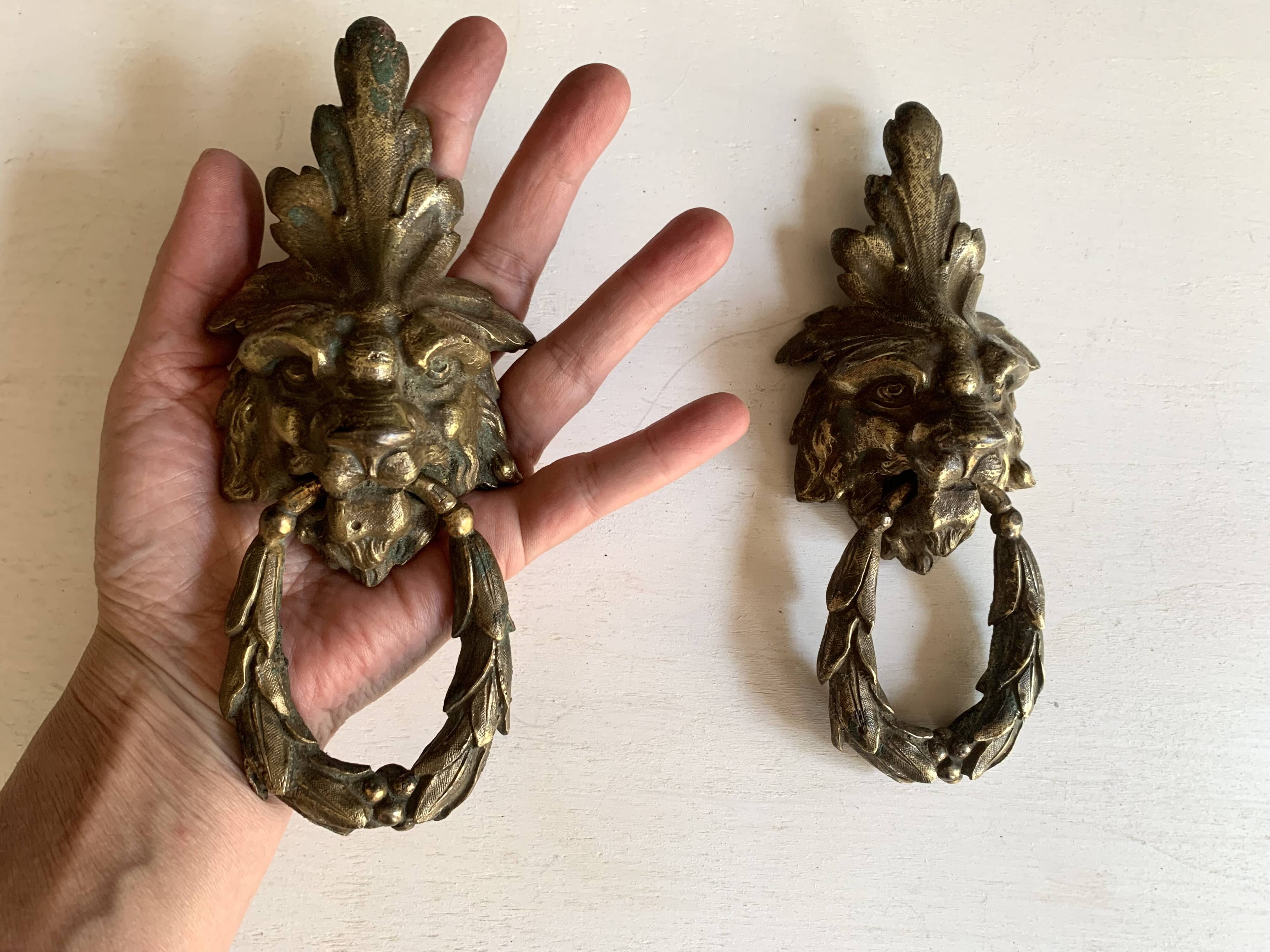 Pair of bronze door knockers - Empire lion head handles