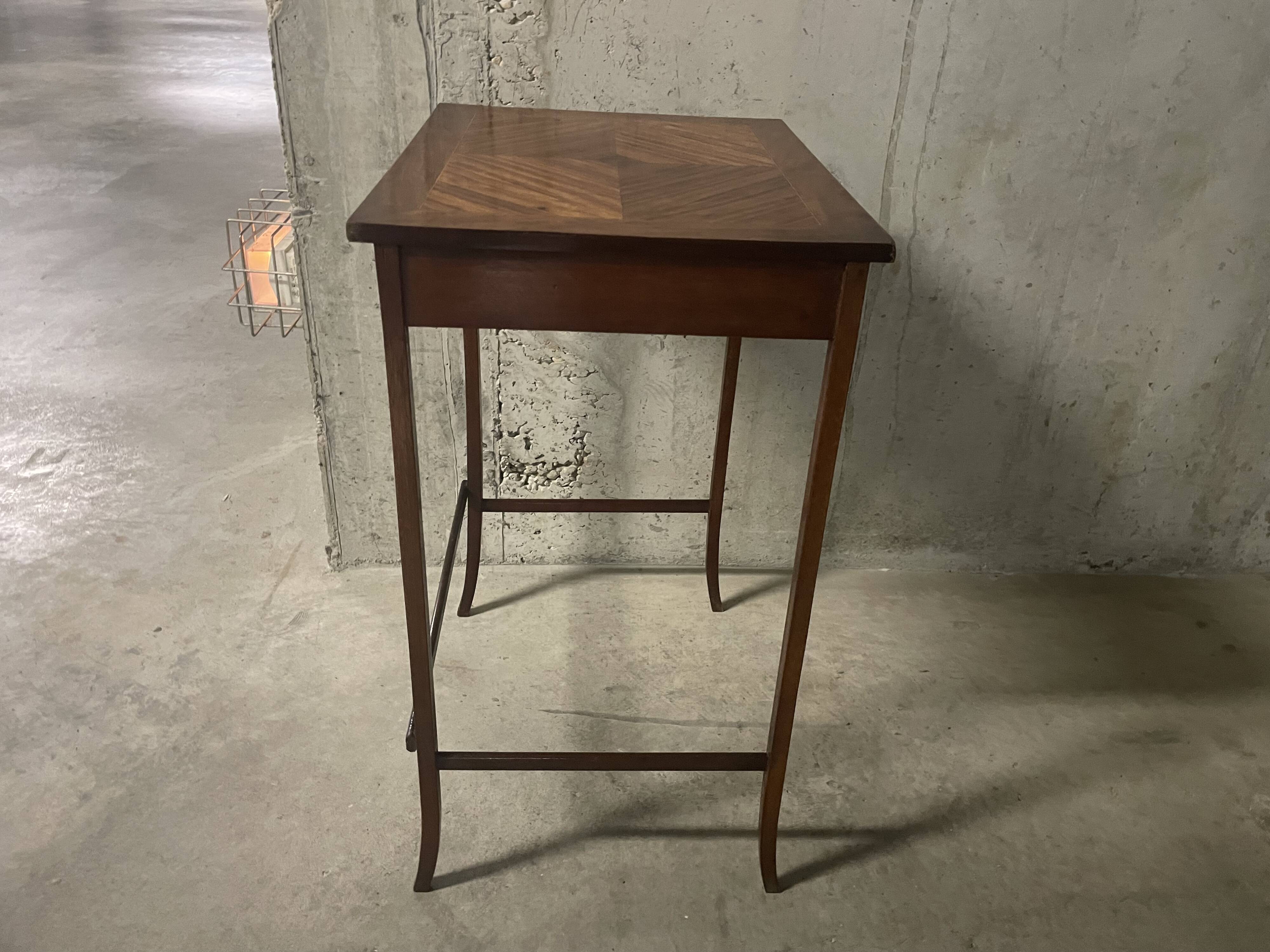 Antique gueridon