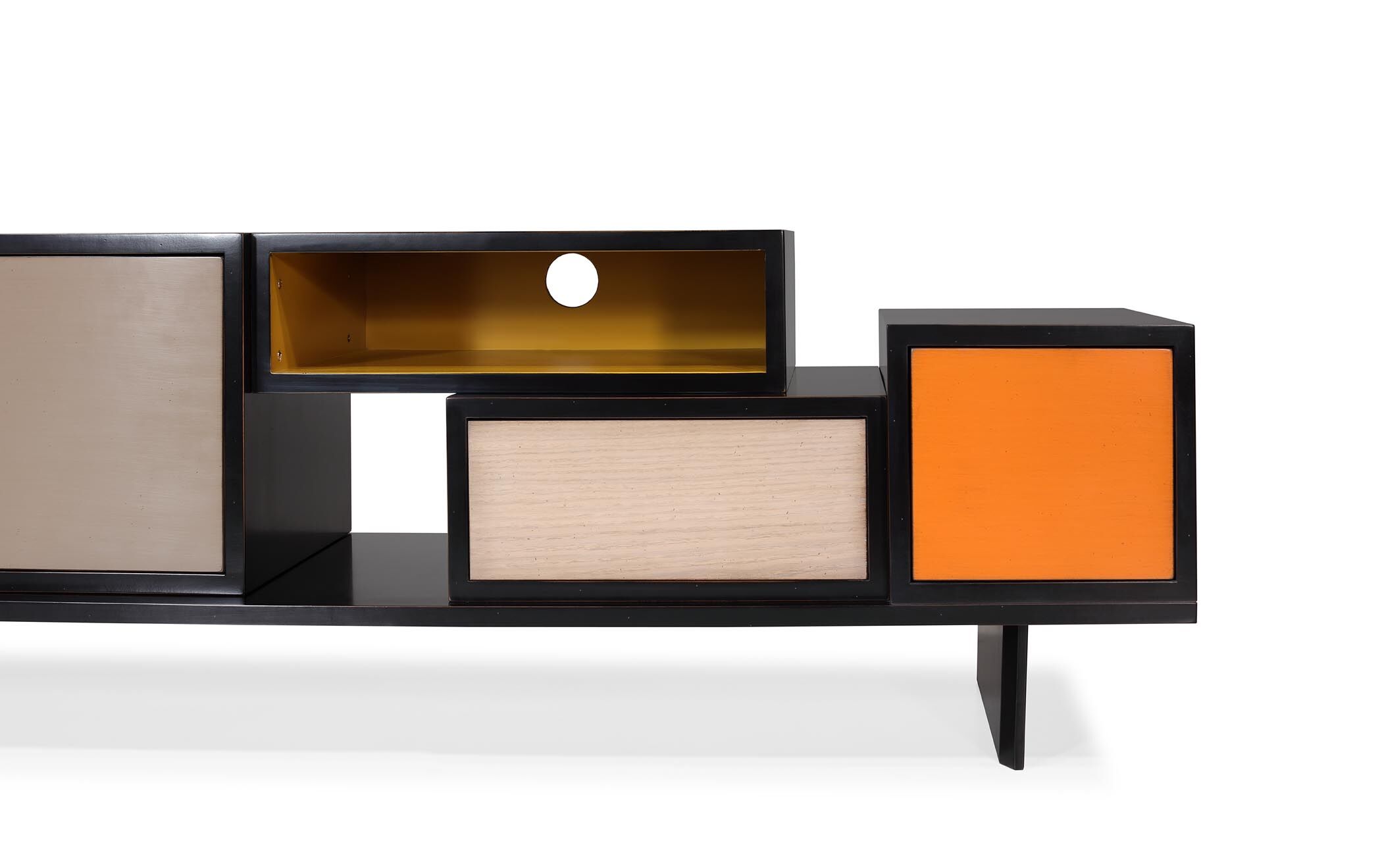 Quinconces TV furniture
