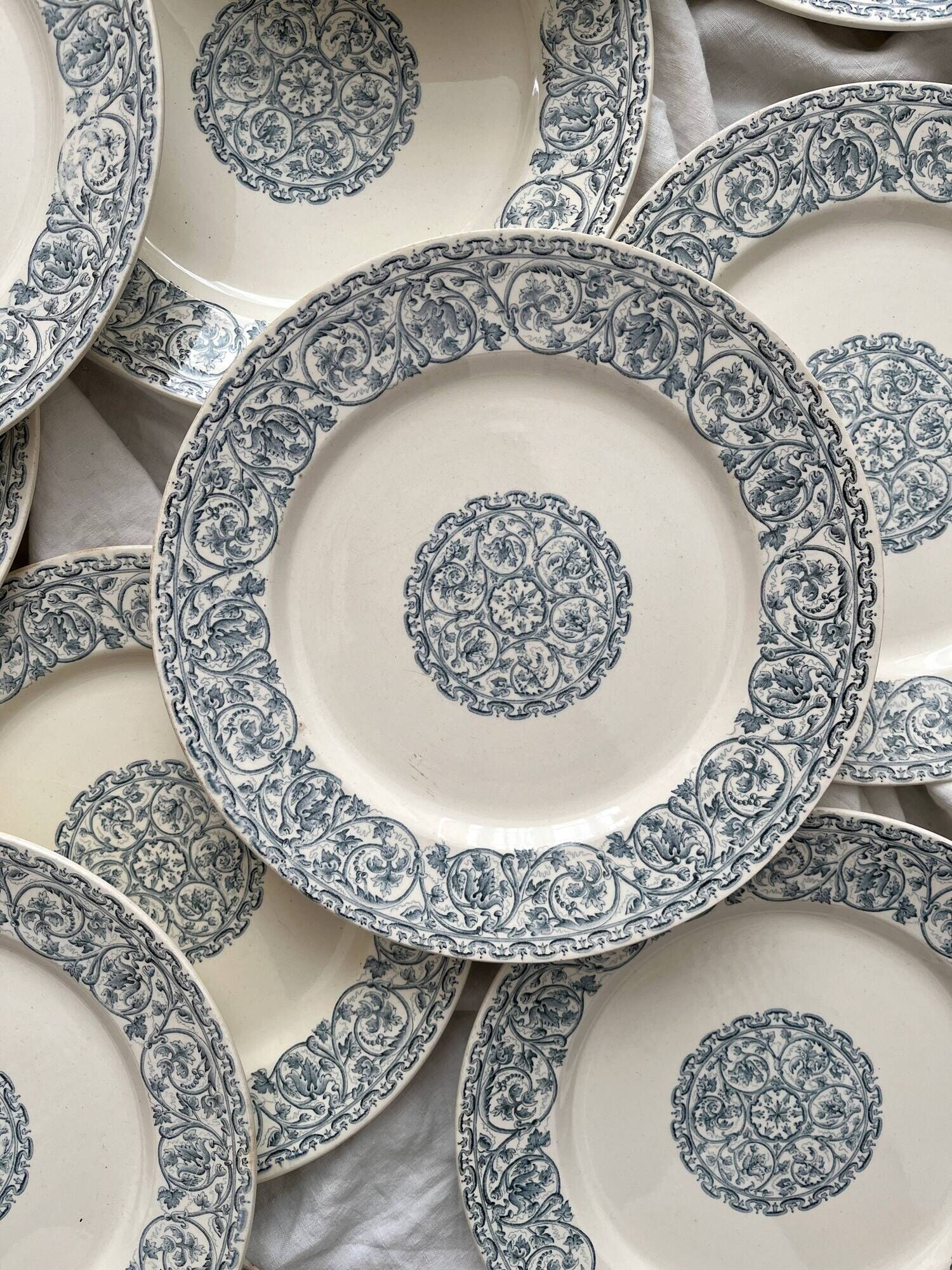 "Renaissance" ironstone dinnerware set from Creil and Montereau - 30 pieces