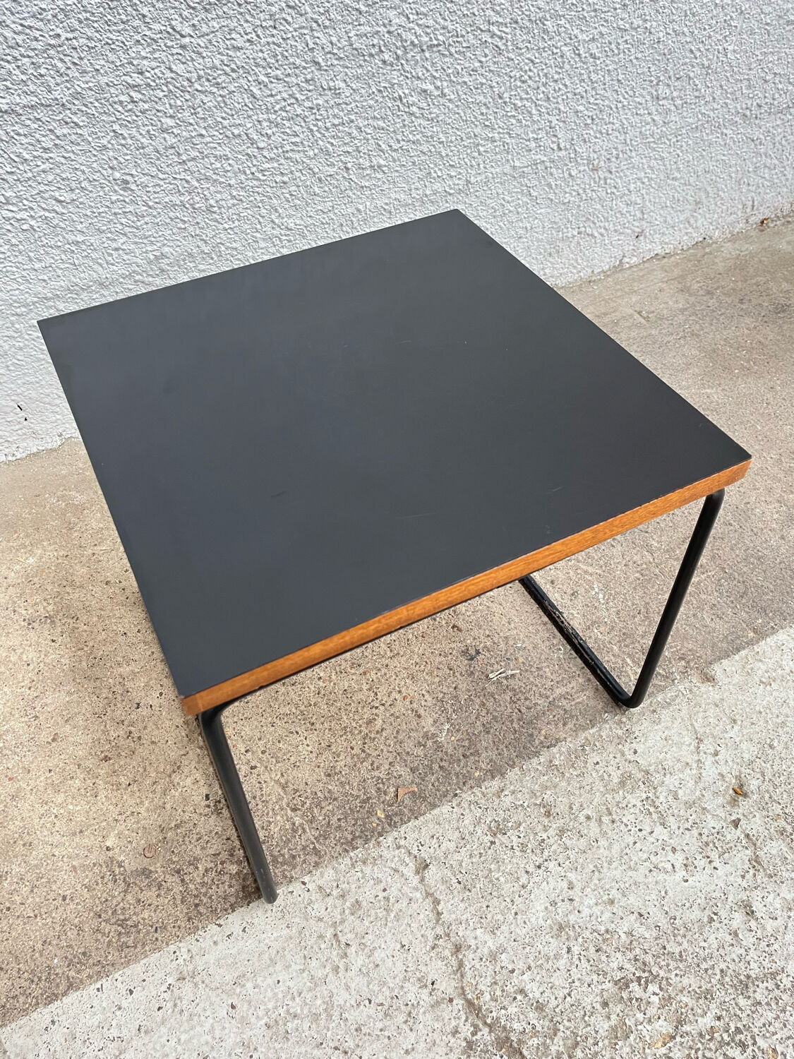 Paire de tables volante Pierre Guariche pour Steiner