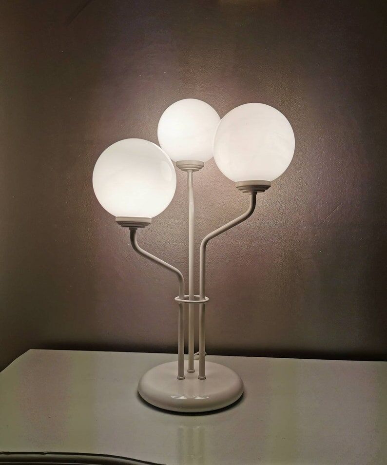 Vintage table lamp in white metal with 3 balls, 80s
