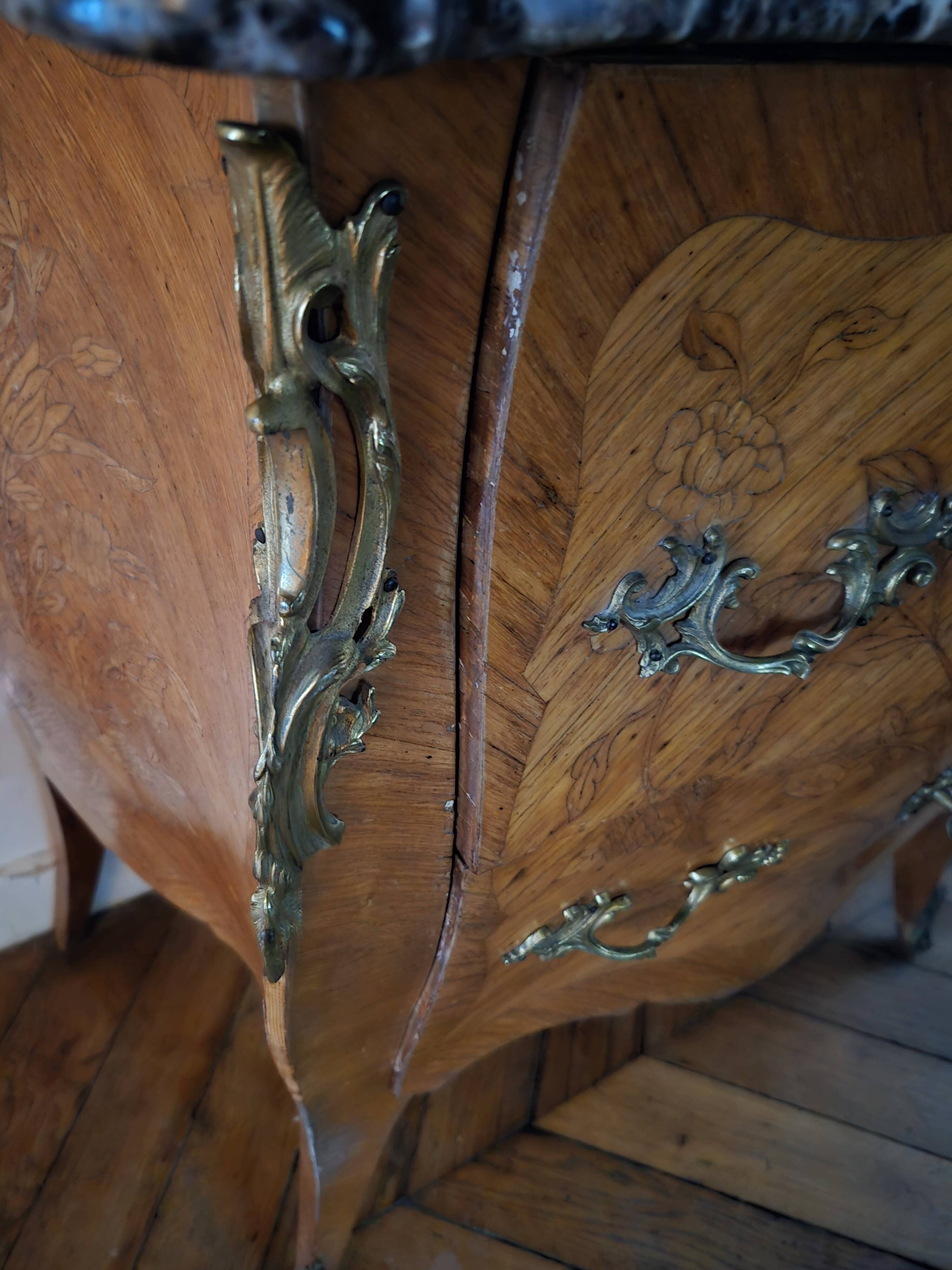 LOUIS XV WOODEN COMMODE STYLE