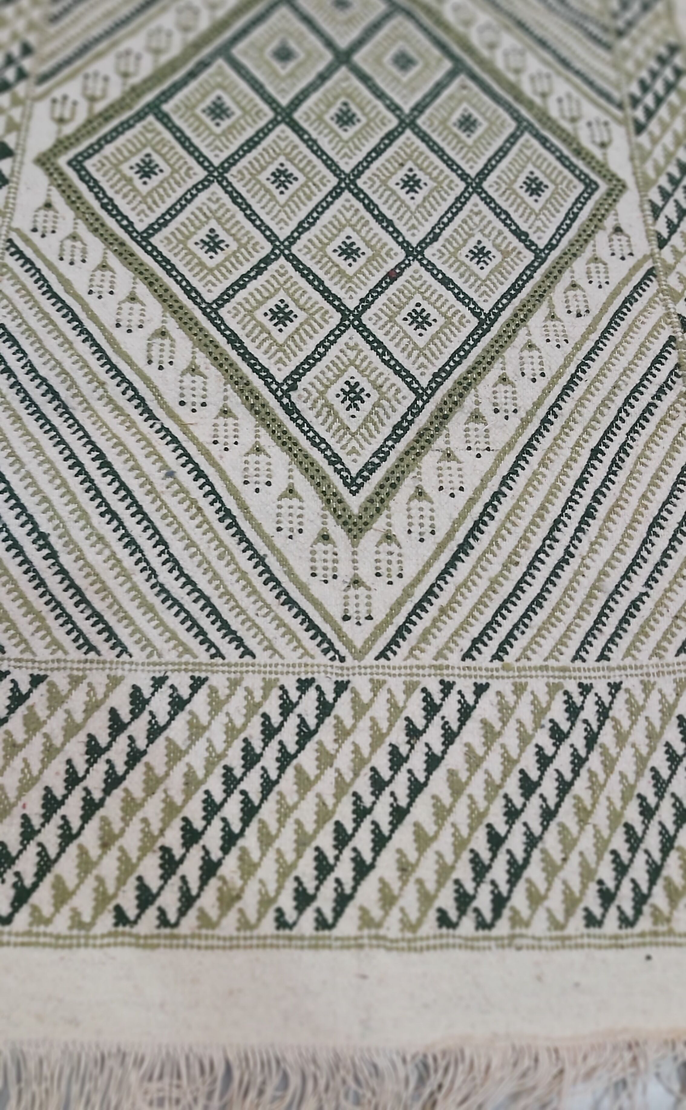Ethnic white and green carpet 75x135cm