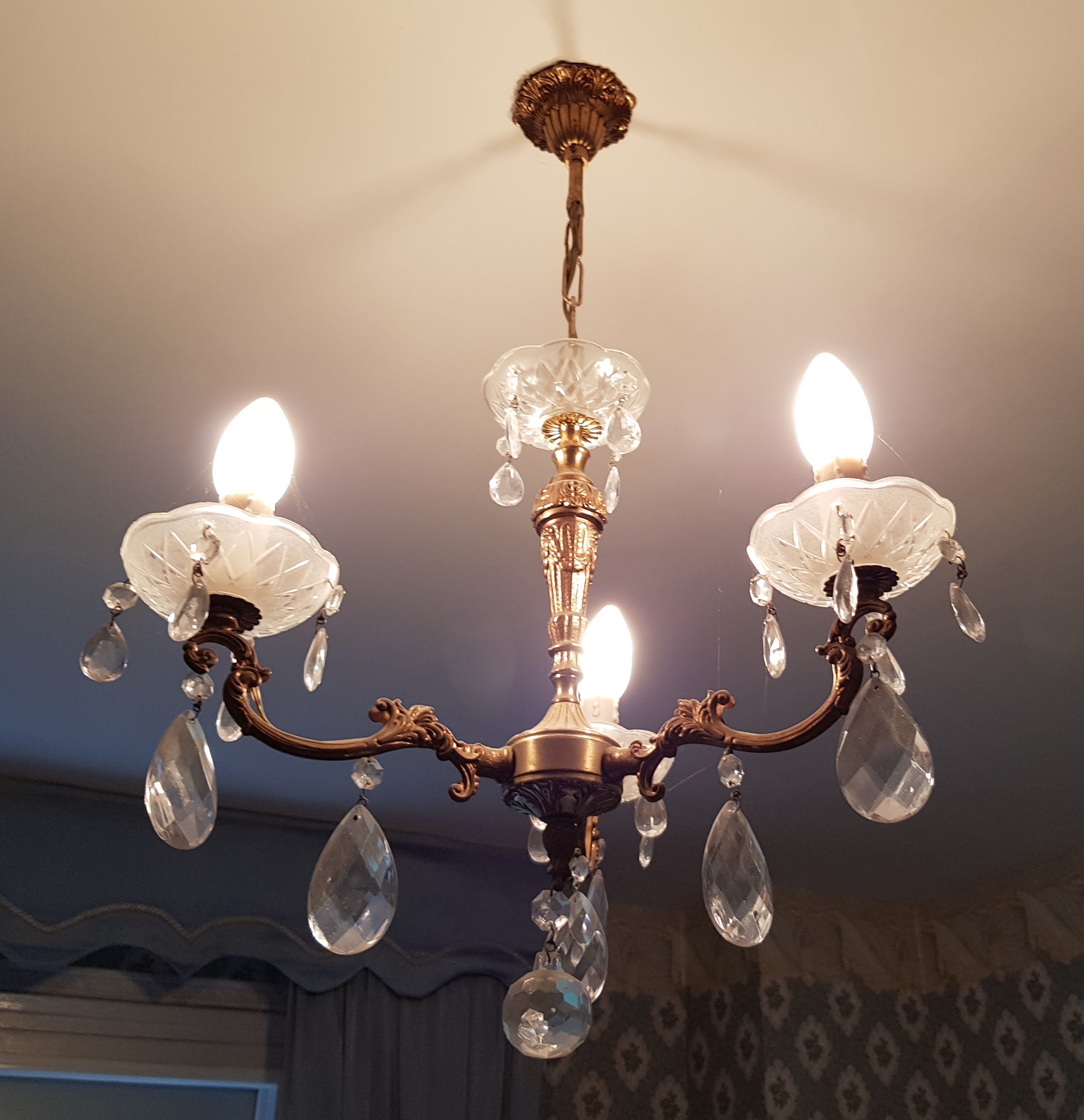 Chandelier 3 branches with tassels in crystal