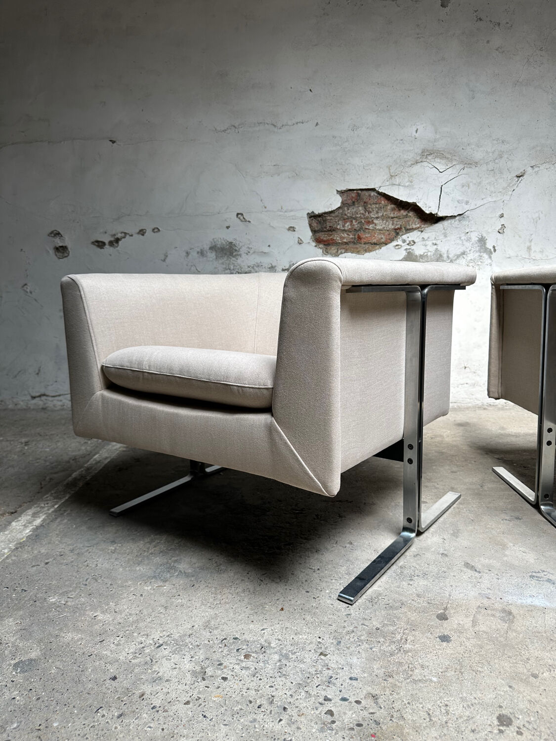 Set of two Artifort lounge chairs by Geoffrey Harcourt