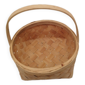 Wooden basket with slats