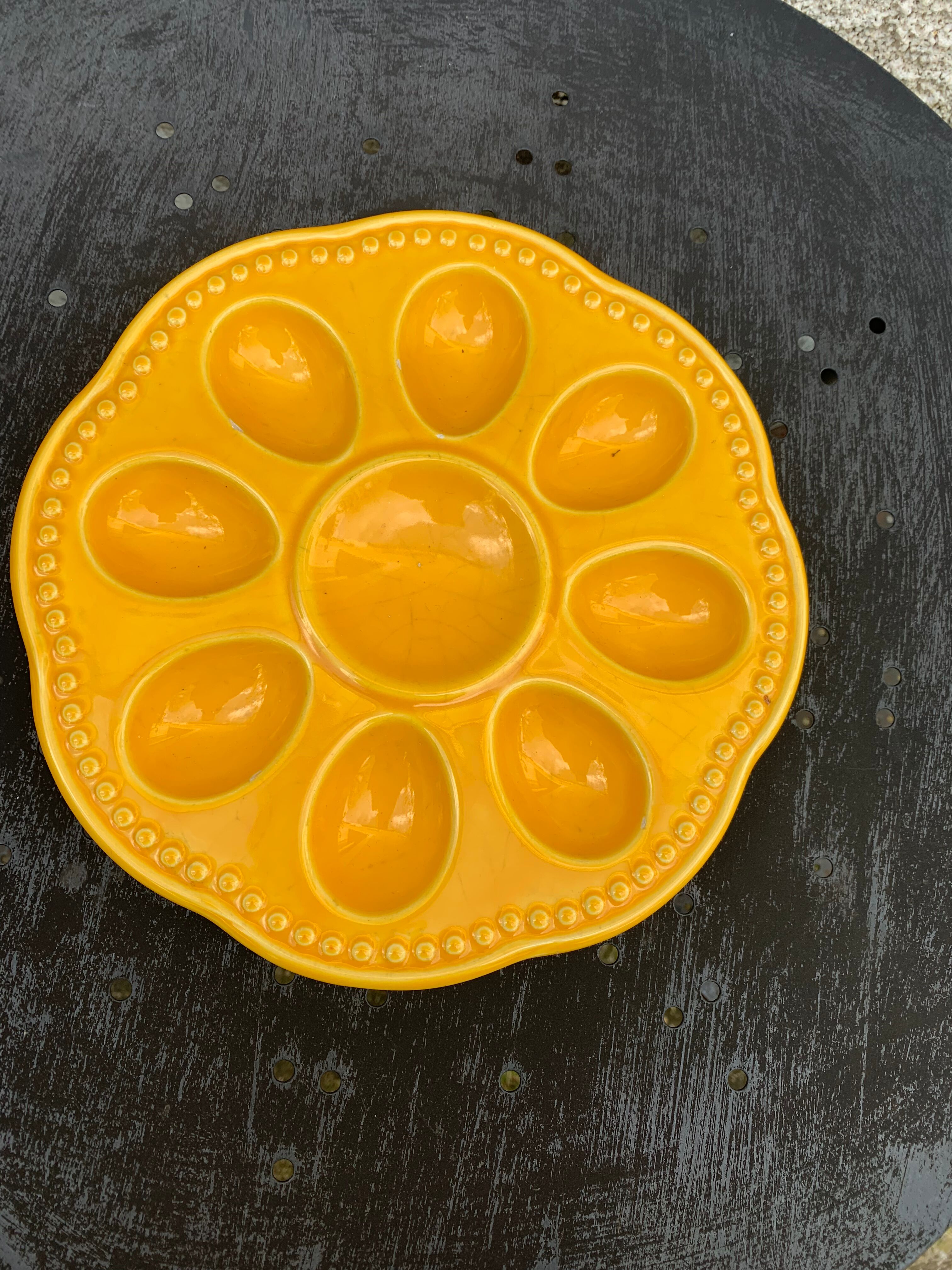 Flat plate, for 8 eggs in glazed ceramic slurry vintage yellow slip