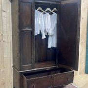 English oak wardrobe from the beginning of the 20th century - Dismantable into 3 parts