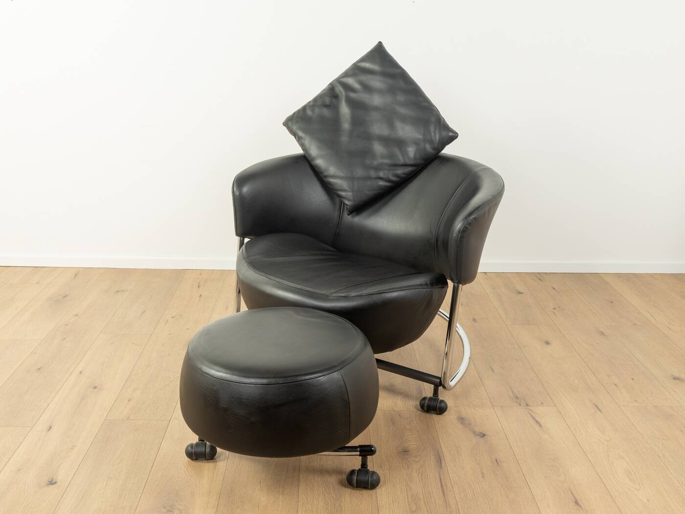 Girotonda armchair & ottoman, Francesco Binfaré, Cassina