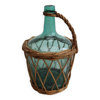 Glass and wicker demijohn