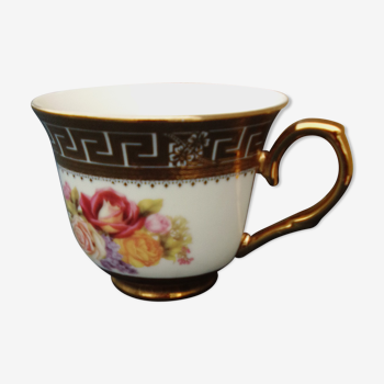 Bavary porcelain tea cup with golden relief frieze and floral pattern diam 9 cm