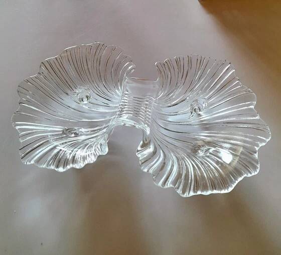 Seashell-shaped glass appetizer bowl, 1970