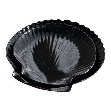 Pair of vintage black glass shell dishes D32 and D26