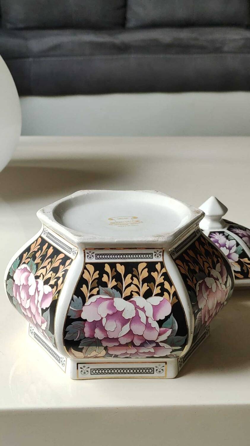 Candy jar/tea pot/Ginger. Asian style, Floral/peony motifs. Exclusive decor, Made in Italy