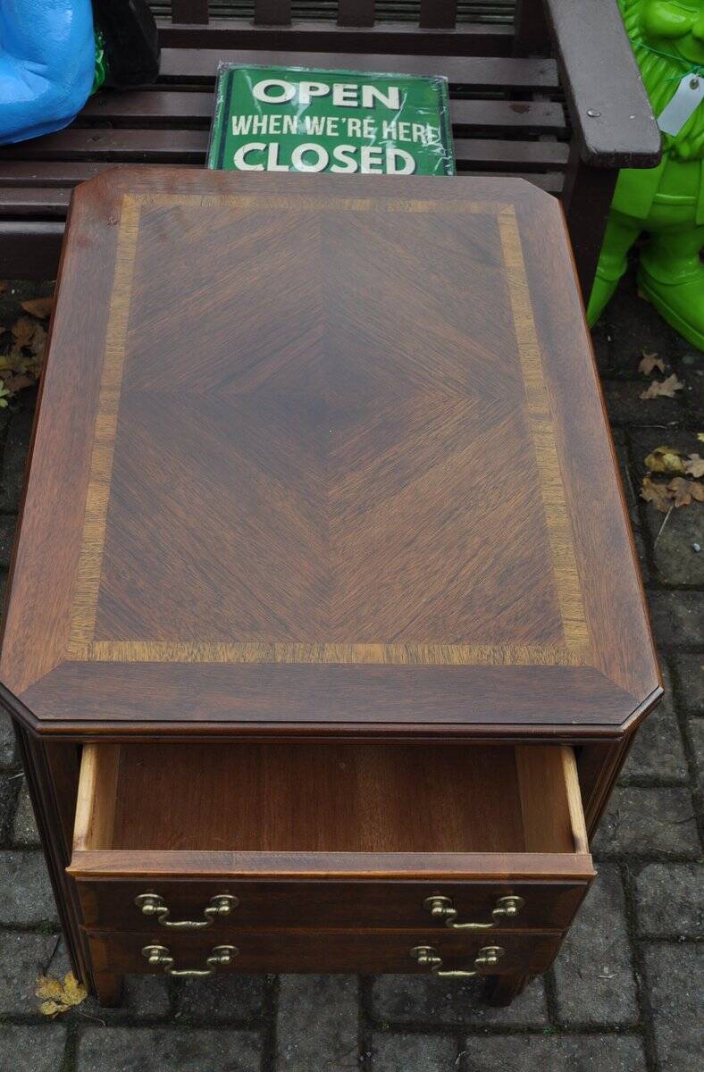 Lane Altavista Virginia brown lacquered wooden side table, vintage 1920s bedside table.
