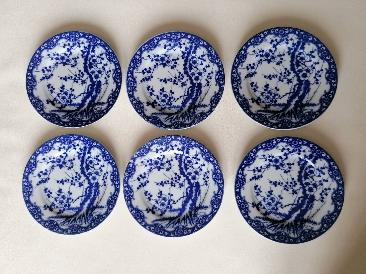 6 white and blue Japanese dessert plates