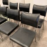 Suite de neuf chaises vintage en chrome et similicuir XX siècle