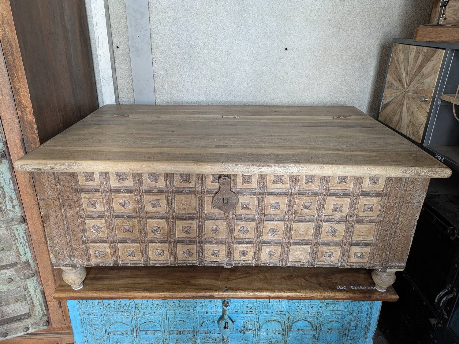Authentic antique chest/trunk from Rajasthan, hammered metal and teak