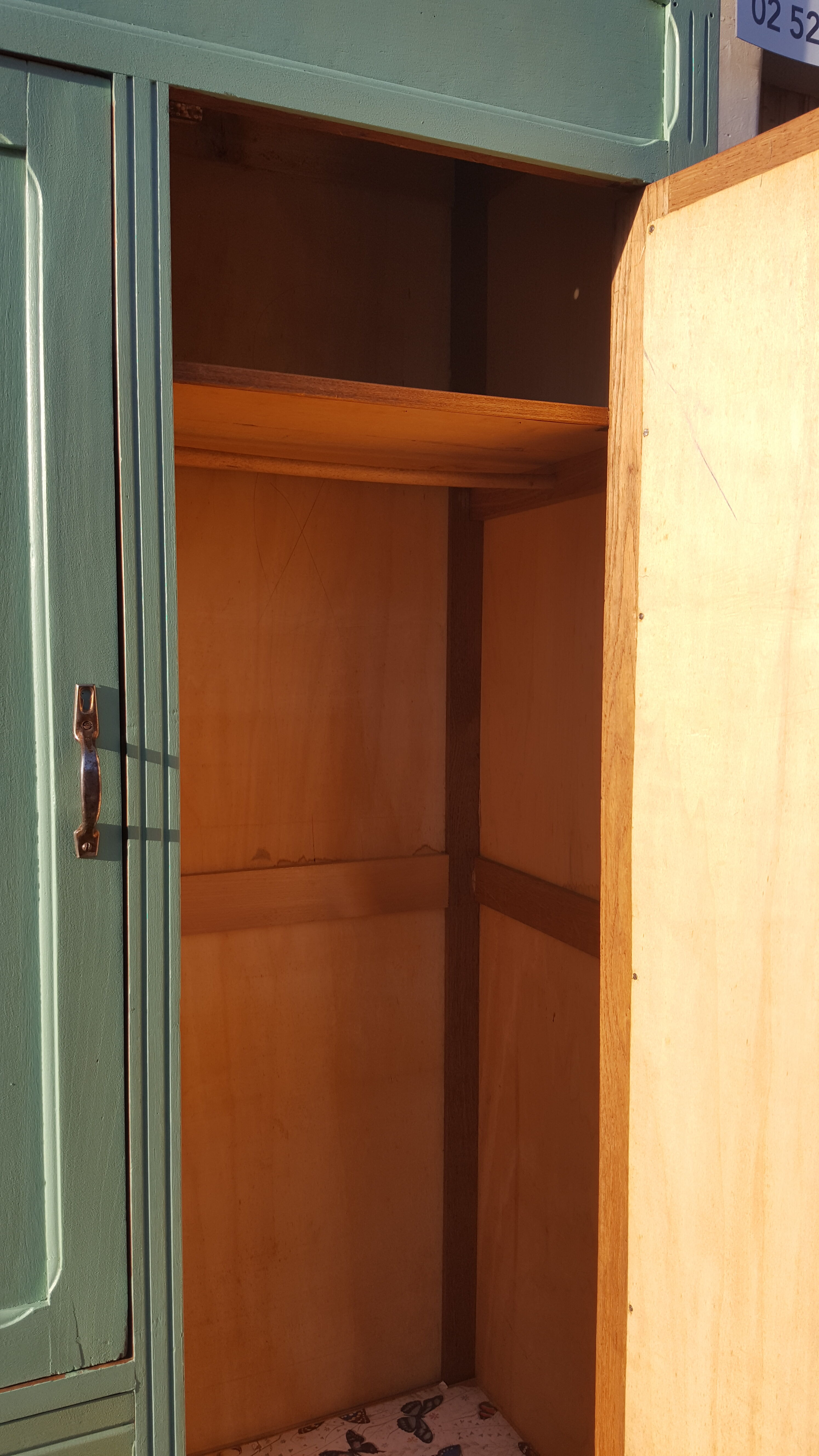 Vintage parisian wooden slip-up