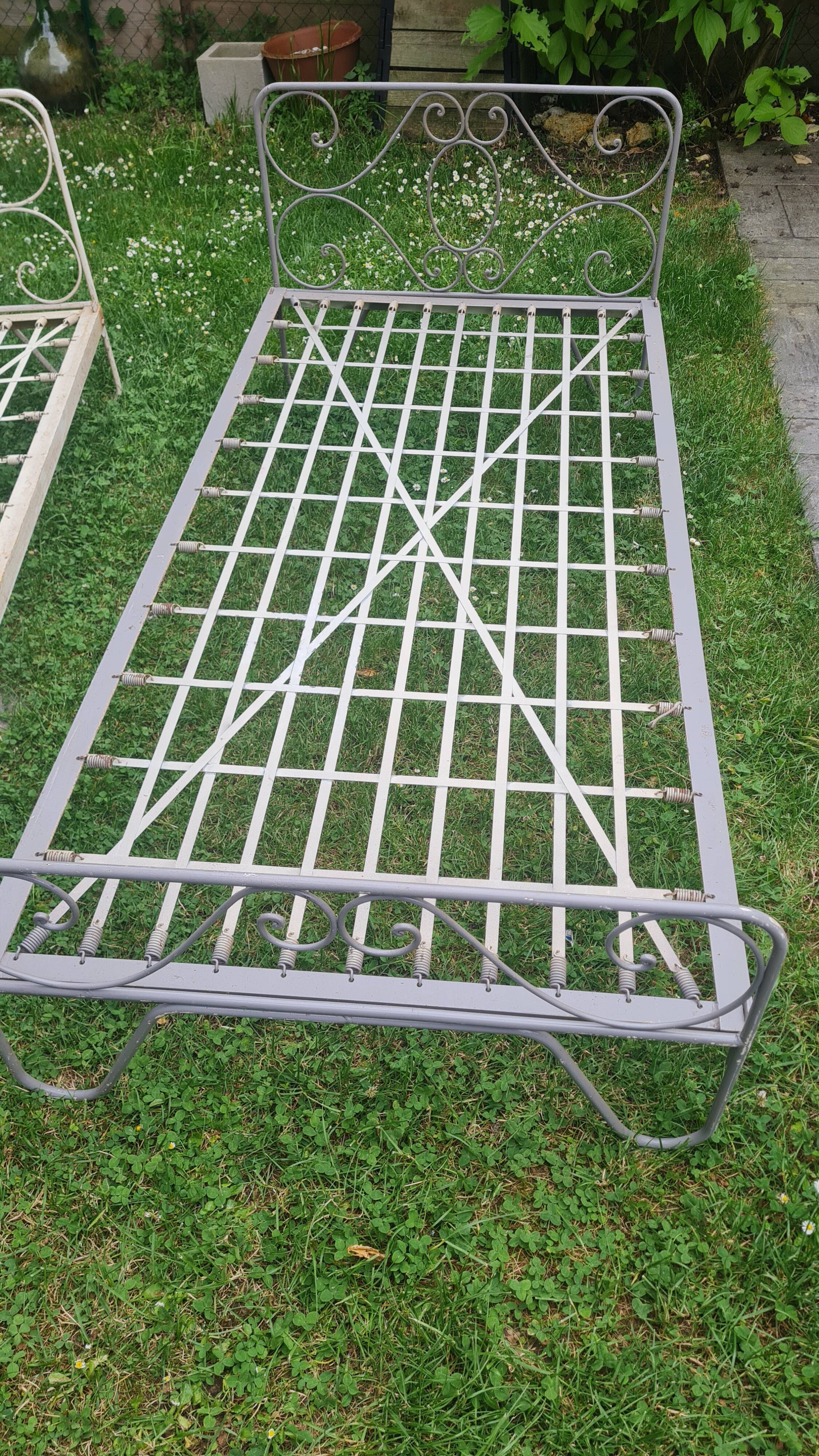 Antique bed set