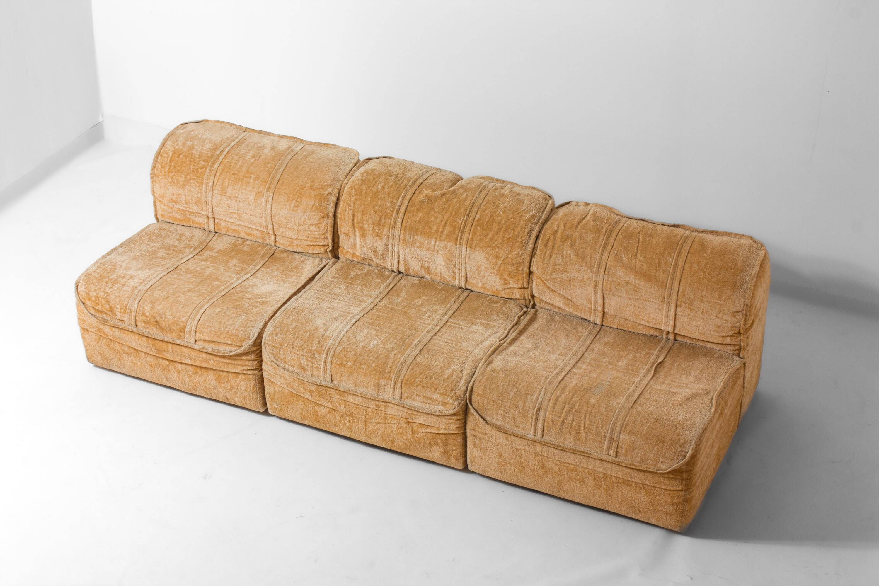 Modular 7-piece beige Italian sofa in soft velvet, 1970s