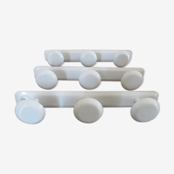 Série de 3 porte manteau en métal laqué blanc années 70